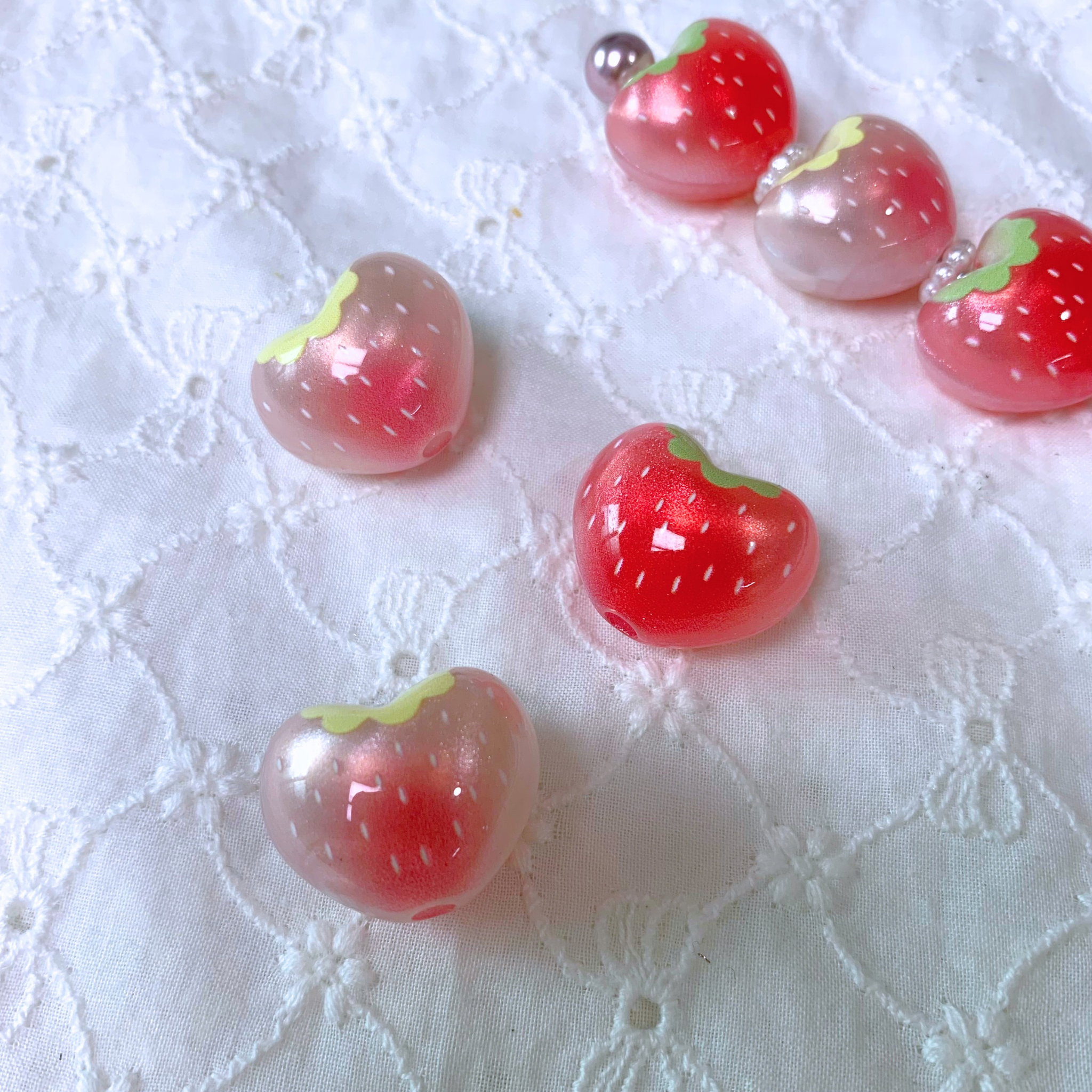 [販売]ハート ストロベリービーズ(デコ用かぎ針可能)
