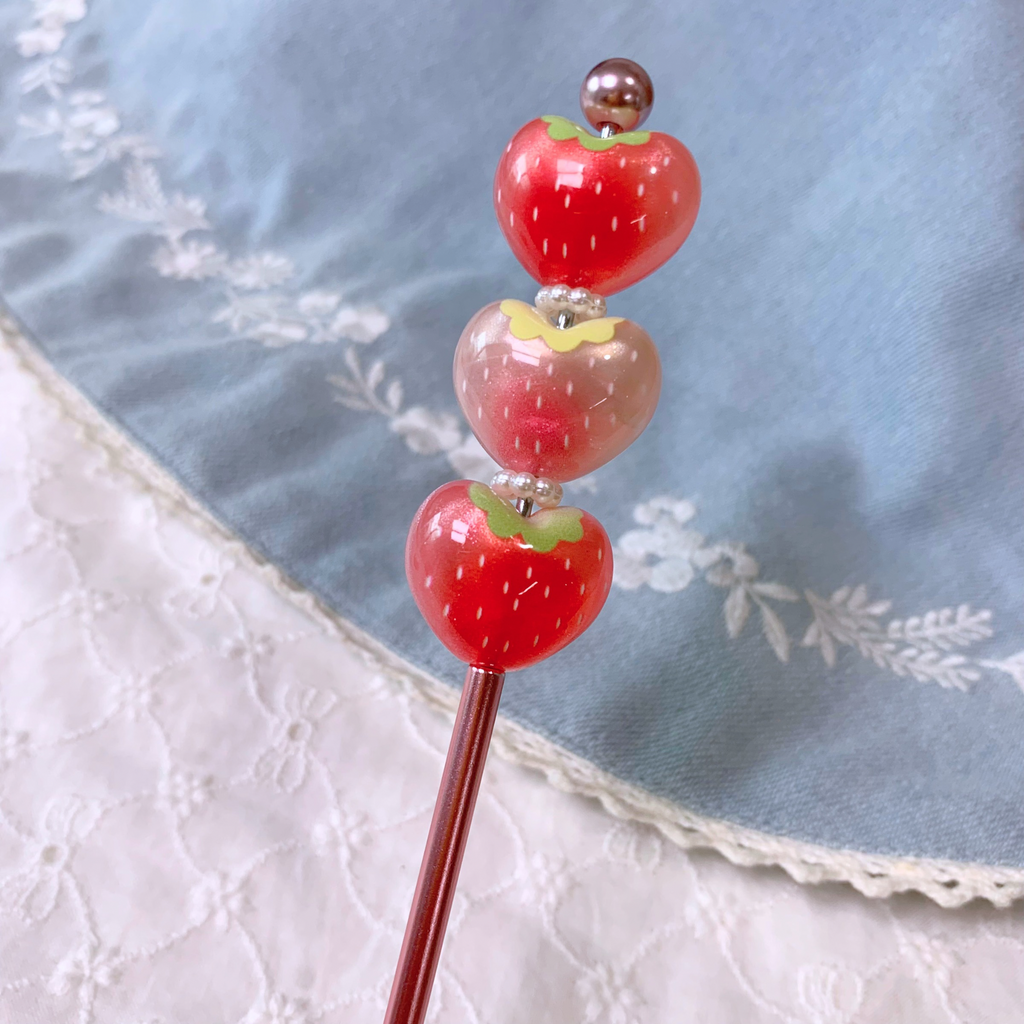 [販売]ハート ストロベリービーズ(デコ用かぎ針可能)